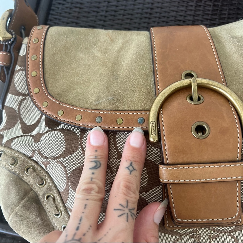 Y2K Coach Rare Signature Soho Suede Purse ๐ค - Picture 5 of 10